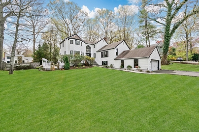 11 The Mews, Westport, CT 06880 United States