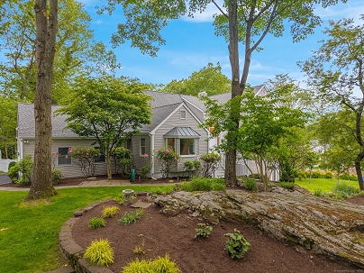 14 The Mews, Westport, CT 06880 United States
