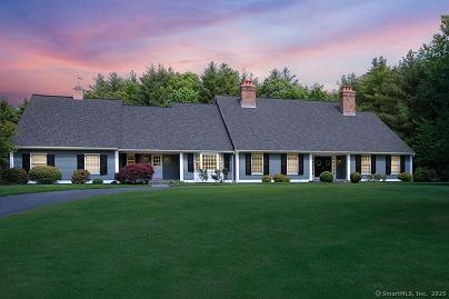 16 Oak Blf, Avon, CT 06001 United States