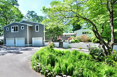 29 Montevideo Rd, Avon, CT 06001 United States
