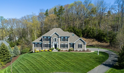 44 W Hills Dr, Avon, CT 06001 United States
