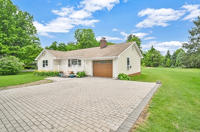 77 Burnham Rd, Avon, CT 06001 United States