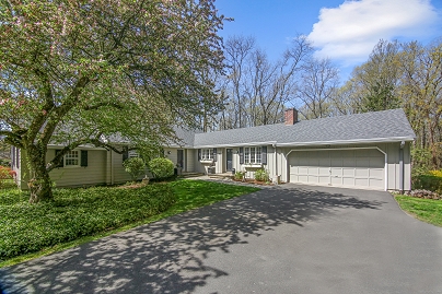 91 Carriage Dr, Avon, CT 06001 United States