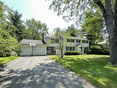 55 Kenwood Cir, Bloomfield, CT 06002 United States
