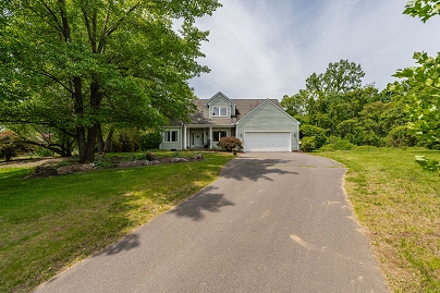 97 Spring Wood Ln, Bloomfield, CT 06002 United States