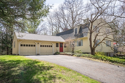 35 Vineyard Rd, Burlington, CT 06013 United States