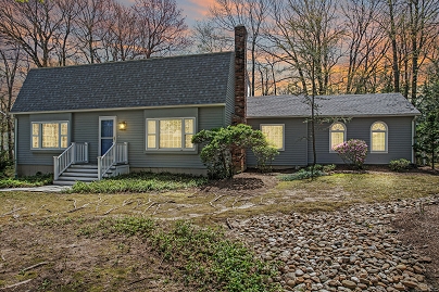 7 Partridge Ln, Burlington, CT 06013 United States