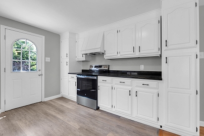 30 Dowd Ave, Canton, CT 06019 United States