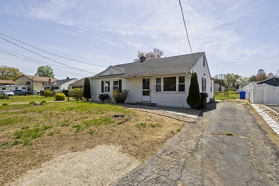 27 Lorraine Ct, East Hartford, CT 06118 United States