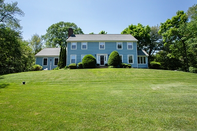 12 Northwoods Rd, Granby, CT 06060 United States