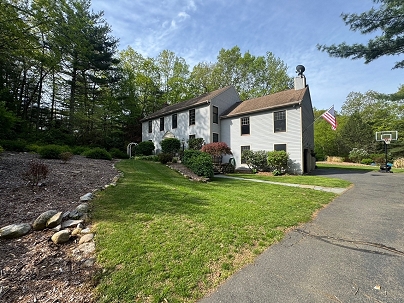 9 Pheasant Run, Granby, CT 06060 United States