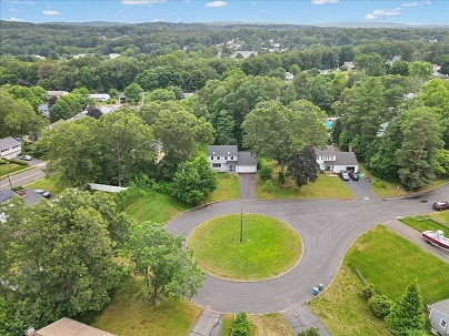 53 Montclair Dr, Manchester, CT 06042 United States