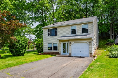 122 Carr Ave, Newington, CT 06111 United States