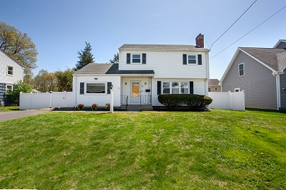 19 Pine St, Newington, CT 06111 United States