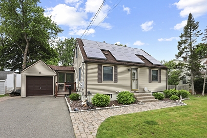 353 Maple Hill Ave, Newington, CT 06111 United States