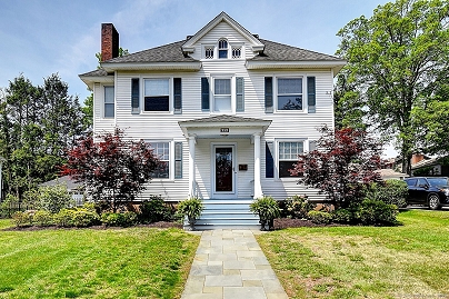59 Golf St, Newington, CT 06111 United States