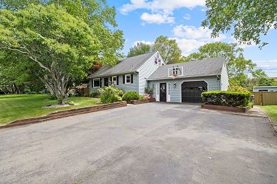 10 Ciccio Ct, Plainville, CT 06062 United States