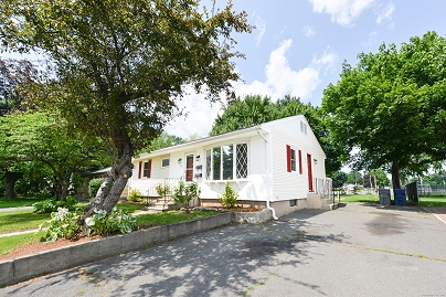 129 Tomlinson Ave, Plainville, CT 06062 United States
