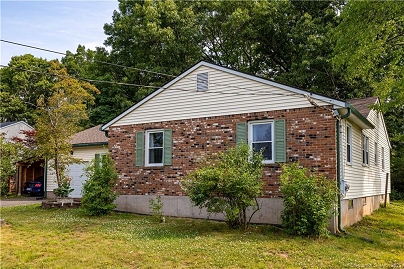 18 Seneca Rd, Plainville, CT 06062 United States