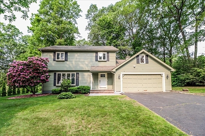 8 Autumn Ln, Plainville, CT 06062 United States