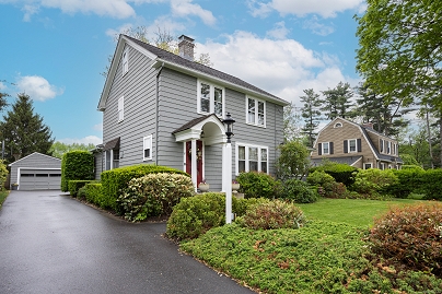 8 Usher Ave, Plainville, CT 06062 United States