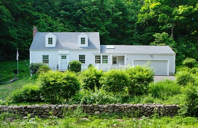 106 Hedgehog Ln, Simsbury, CT 06092 United States