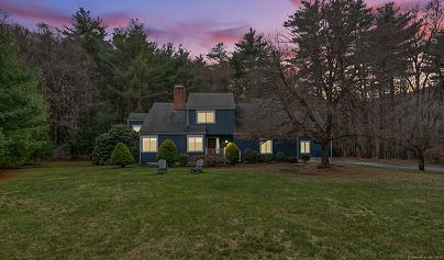 15 Smokey Ridge Rd, Simsbury, CT 06070 United States