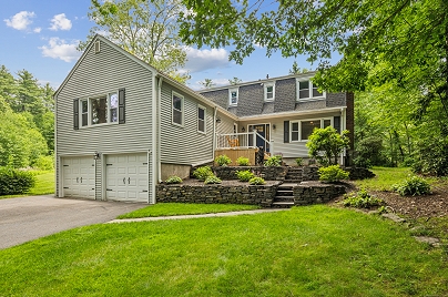 28 Saddle Ridge Dr, Simsbury, CT 06092 United States