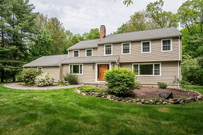 37 Rocklyn Dr, Simsbury, CT 06092 United States
