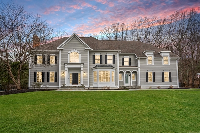 42 Old Stone Xing, Simsbury, CT 06092 United States