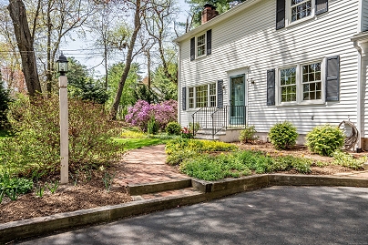 61 Simsbury Manor Dr, Simsbury, CT 06089 United States