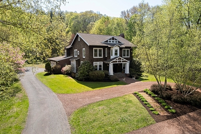 64 E Weatogue St, Simsbury, CT 06070 United States