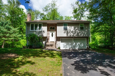 69 Fernwood Dr, Simsbury, CT 06070 United States