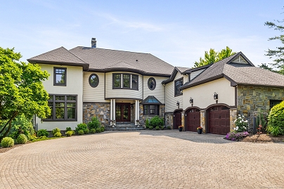 9 Cobtail Way, Simsbury, CT 06070 United States