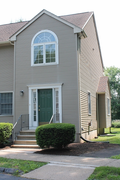 1095 West St Unit 7, Southington, CT 06489 United States