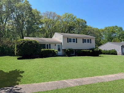 132 Walkley Dr, Southington, CT 06489 United States