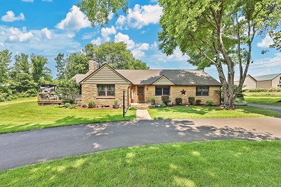 1028 Mountain Rd, Suffield, CT 06093 United States