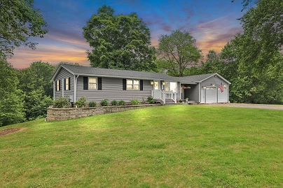 1117 N Grand St, Suffield, CT 06093 United States