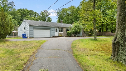 1704 Hill St, Suffield, CT 06078 United States