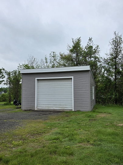 319 Thompsonville Rd, Suffield, CT 06078 United States