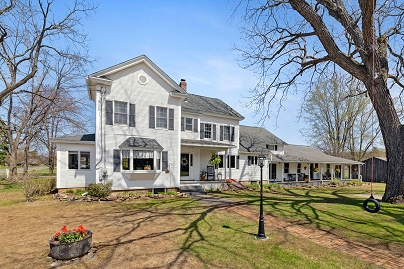 372 Ratley Rd, Suffield, CT 06093 United States