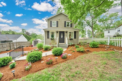 61 Pine Rd, Suffield, CT 06093 United States