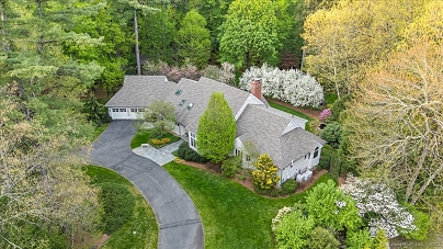 10 White Pine Ln, West Hartford, CT 06107 United States