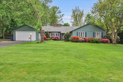 11 W Ridge Dr, West Hartford, CT 06117 United States