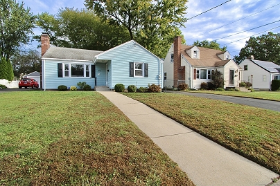 136 Edgemere Ave, West Hartford, CT 06110 United States
