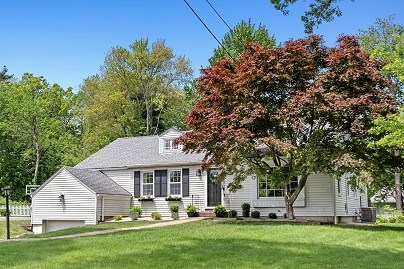 17 Fernridge Rd, West Hartford, CT 06107 United States