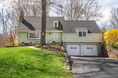 17 Trotwood Dr, West Hartford, CT 06117 United States