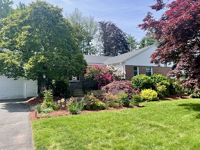 35 W Ridge Dr, West Hartford, CT 06117 United States