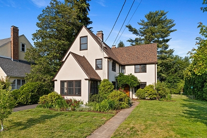 46 Auburn Rd, West Hartford, CT 06119 United States