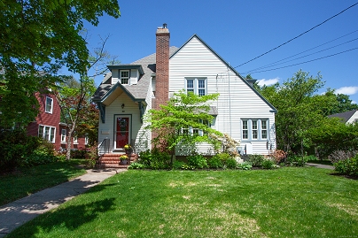 48 Newport Ave, West Hartford, CT 06107 United States